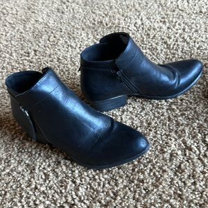 Union Bay little girls black boots
